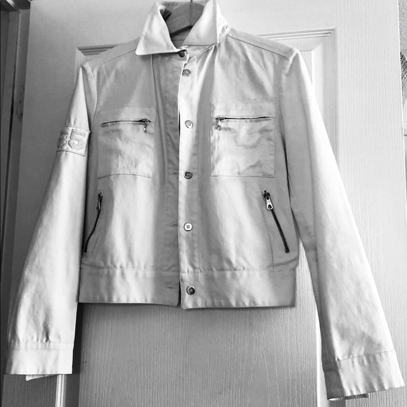 - COMPANIA ITALIANA designed jean style  jacket.  Amazing designs.Great quality - Picture 2 of 6